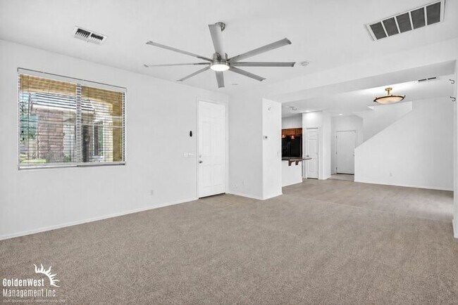 Building Photo - Beautiful 4Bdm 3.5Ba Home in South Phoenix!