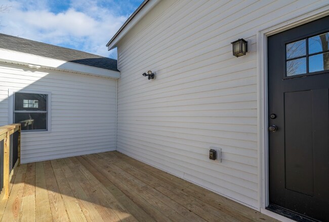 Building Photo - 17 Bridge St