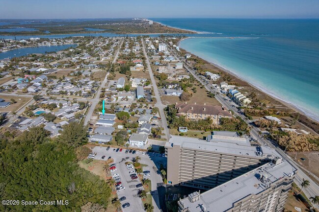 Building Photo - 722 Granada St