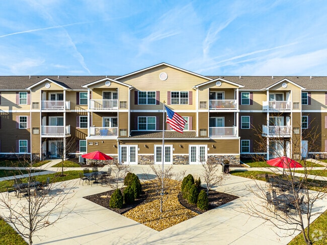 Building Photo - Emerald Reserve Independence