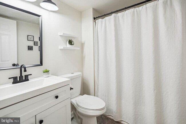 Building Photo - 5803 Orchard Hill Ct