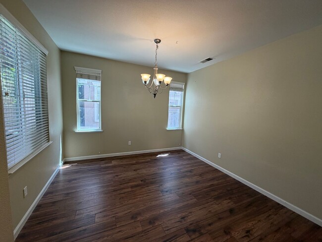 Building Photo - 6732 S Gaja