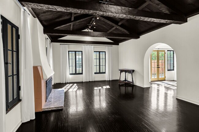 Building Photo - 4654 Merrill Ave