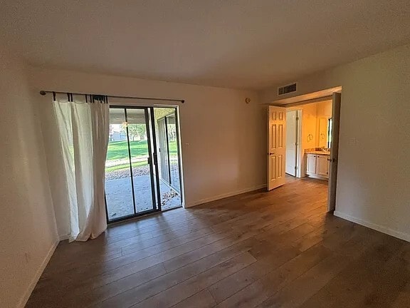 Building Photo - 9550 N 94th Plz