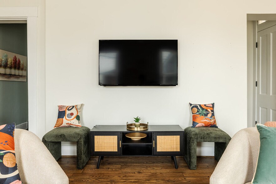 Building Photo - 1826 Republic St