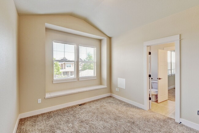 Building Photo - 2107 Sandbur Dr