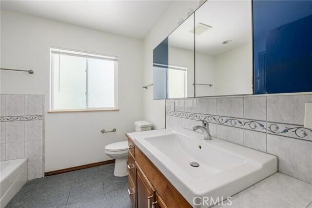 Building Photo - 5065 Casa Dr