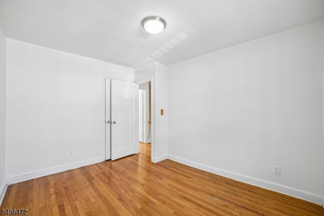 Building Photo - 176 Millburn Ave