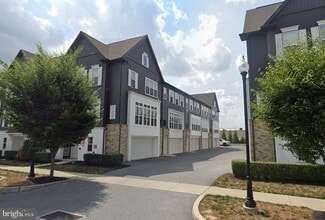 Building Photo - 318 Mayer Pl