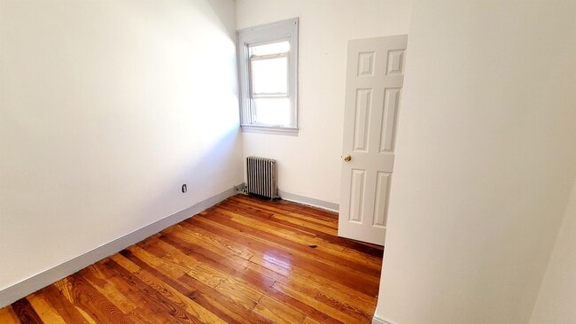 Building Photo - 535 E 29th St
