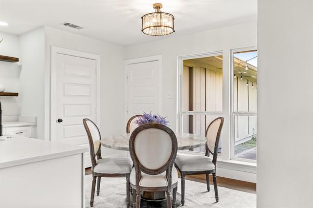 Building Photo - 2205 Timberwood