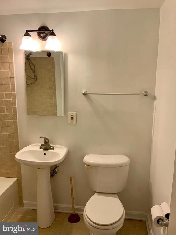 Building Photo - 3109 Naylor Rd SE