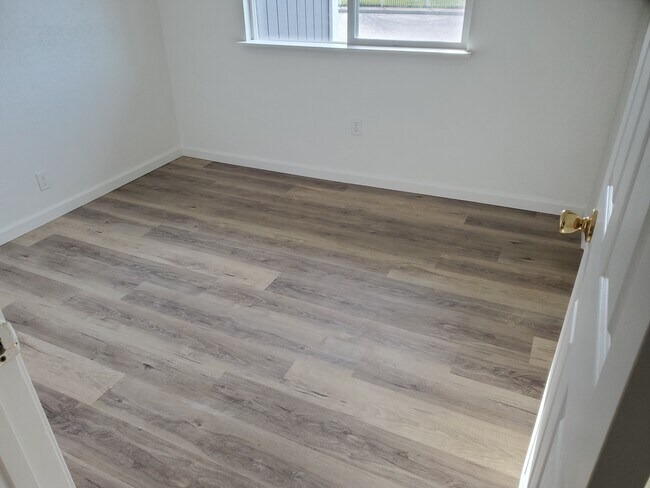 Building Photo - 750 Crosby Ln