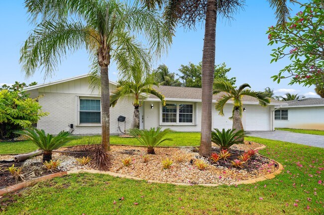 Building Photo - 4091 Lakespur Cir N