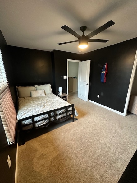 Building Photo - 5505 Noble Ave