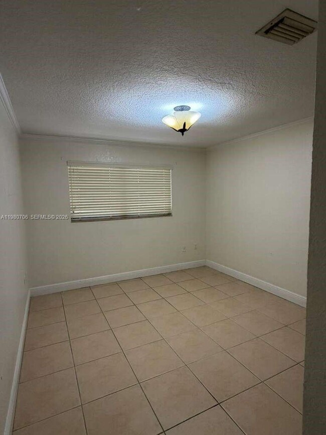 Building Photo - 6246 SW 136th Ct