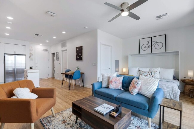 with bed - Culdesac Tempe