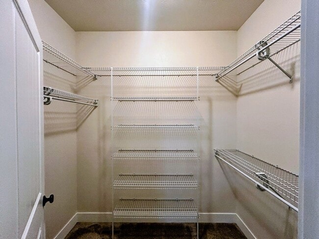 Building Photo - 929 Applewood Dr