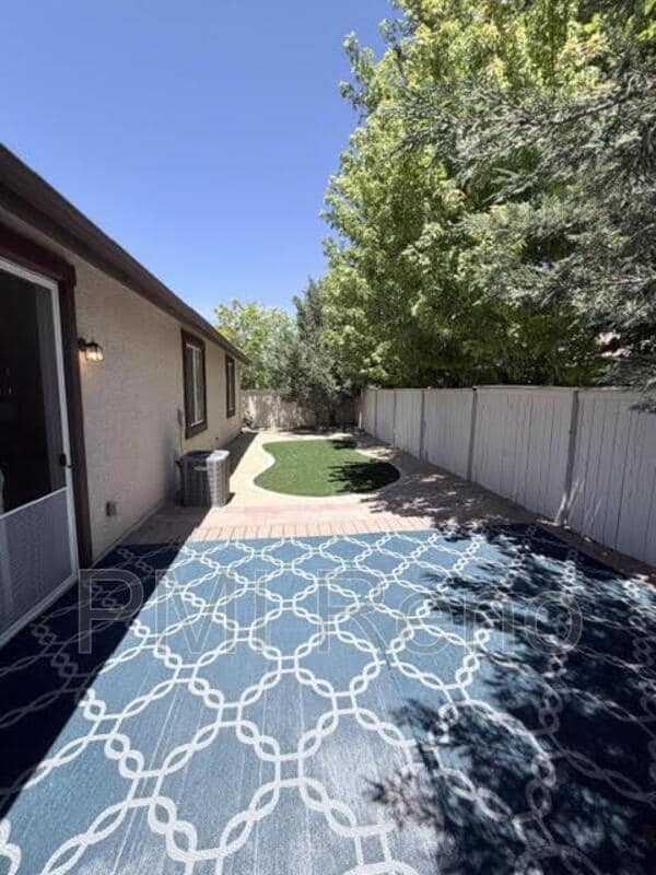 Building Photo - 10742 Amber Falls Dr