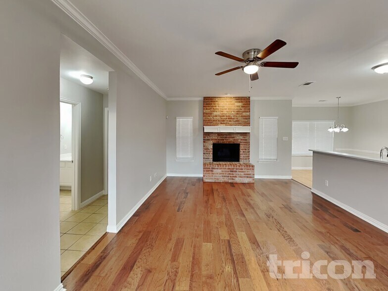 Building Photo - 100 Palomino Dr