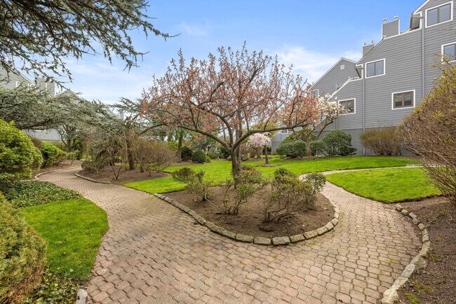 Building Photo - 11A Riverview Cir