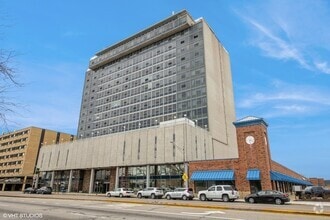 Building Photo - 7234 W North Ave