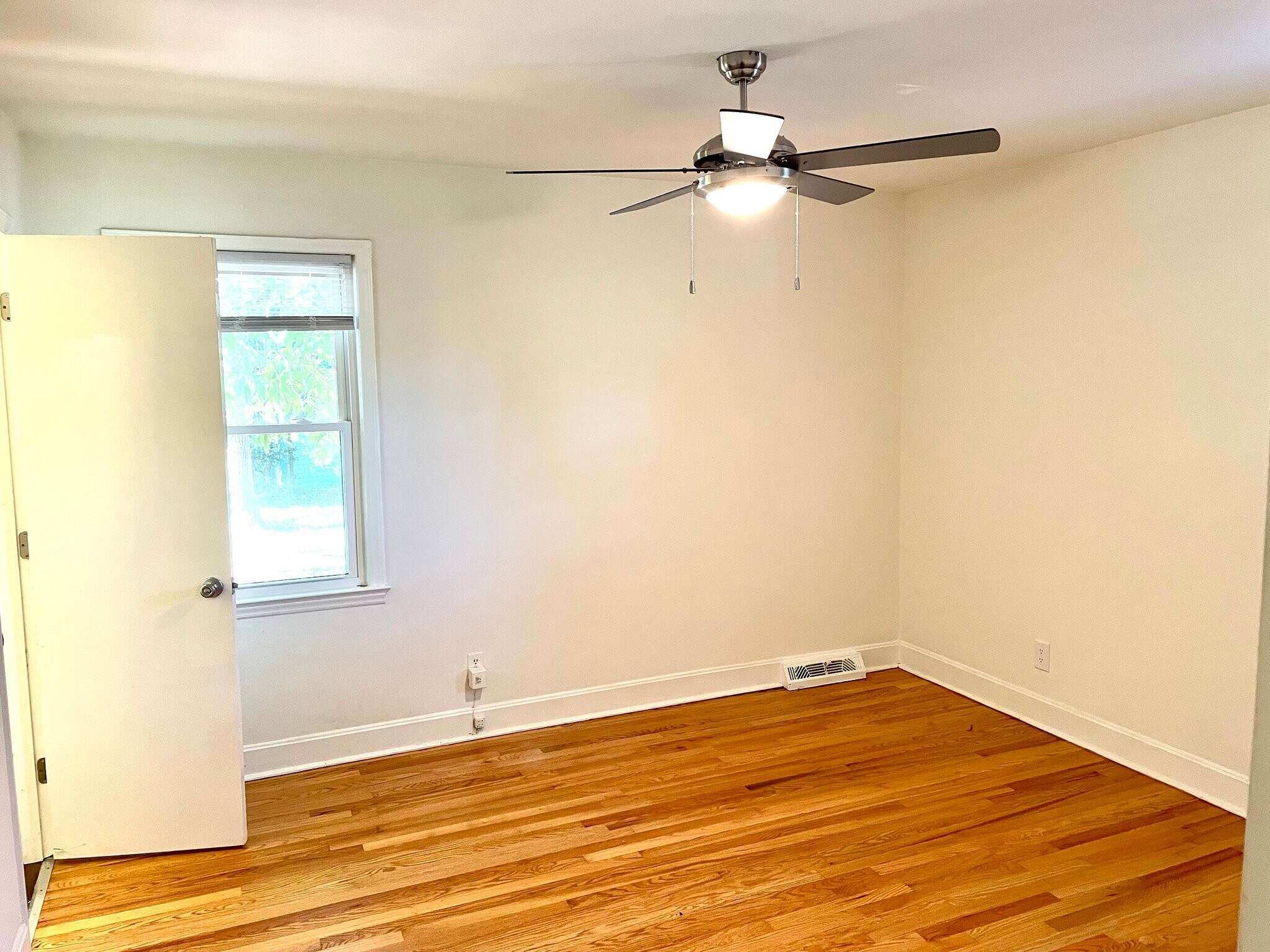 Building Photo - 6524 Idlebrook Dr