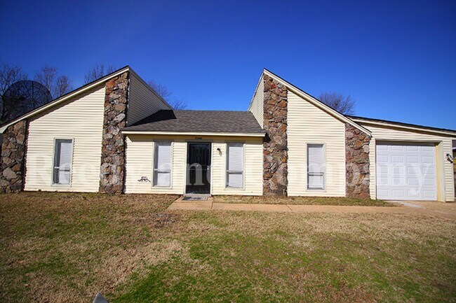 Building Photo - 3340 Morningview Dr