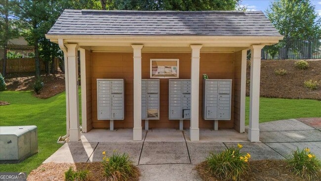 Building Photo - 233 Bobbie Way