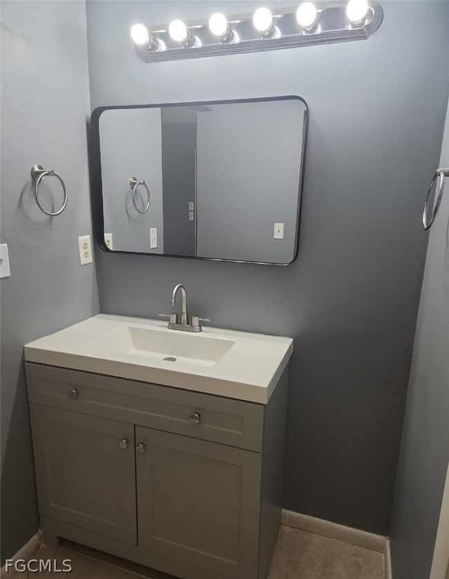 Building Photo - 1604 Ridgecrest St