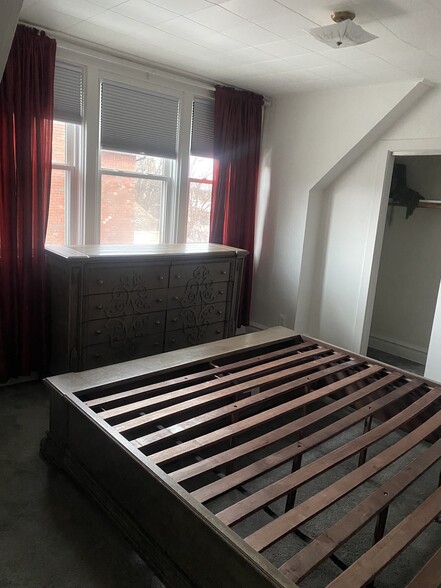 Building Photo - 3337 W 114th St