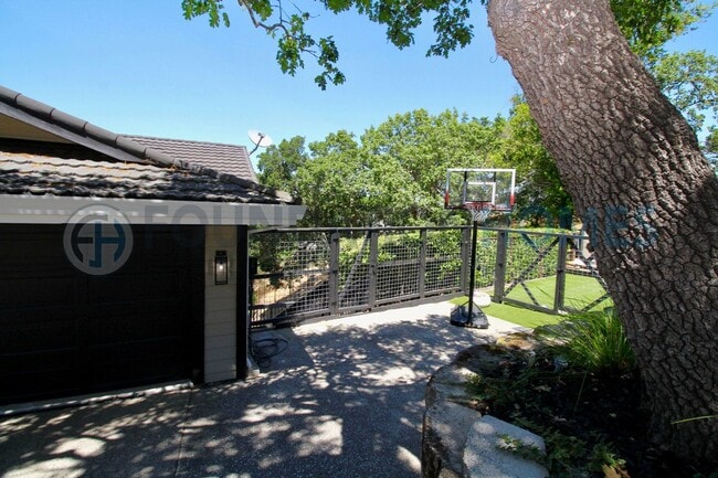 Building Photo - Fully Furnished 5BD/2.5BA Hillside View Home-FOUNDATION