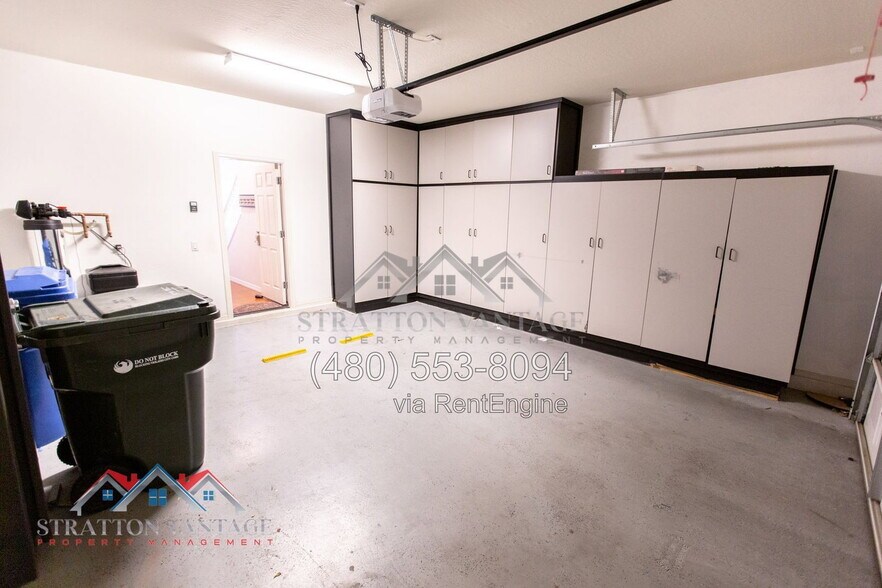 Building Photo - 2038 W Marconi Ave