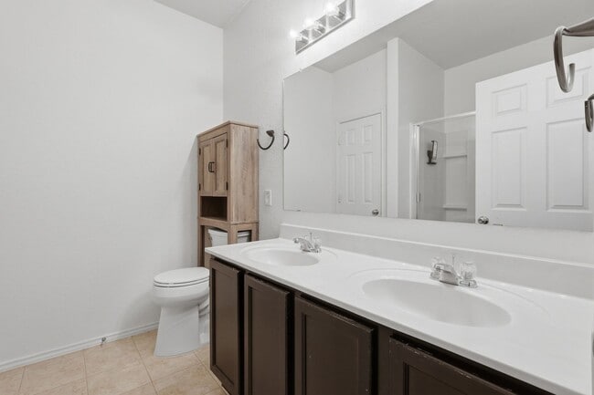 Building Photo - 3 bedroom 2 bath home located by Camp Bullis