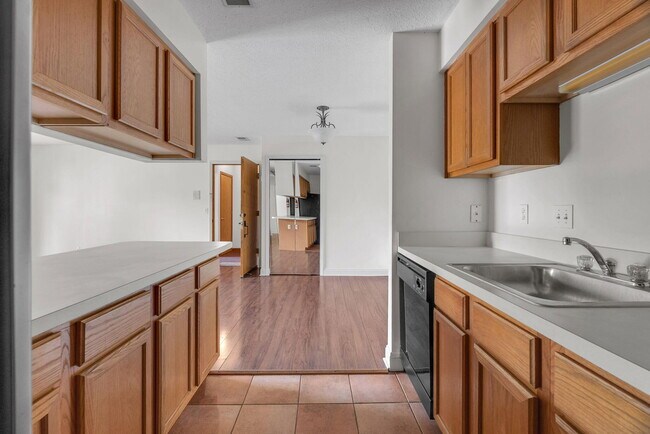 Building Photo - 2592 Eagles Cir