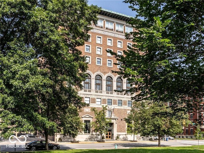 Primary Photo - 350 N Meridian St