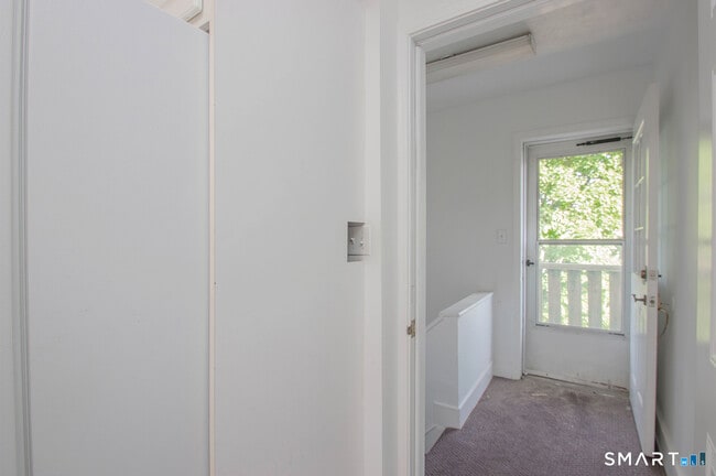 Building Photo - 2879 Fairfield Ave