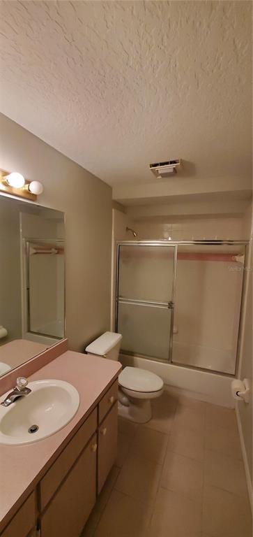 Building Photo - 913 Palm Forest Ln