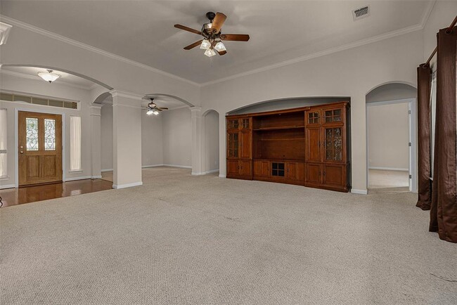 Building Photo - 2220 Comal Springs