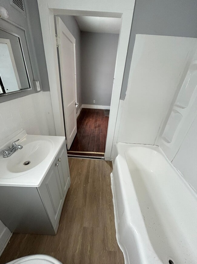 Building Photo - 319 Commercial St