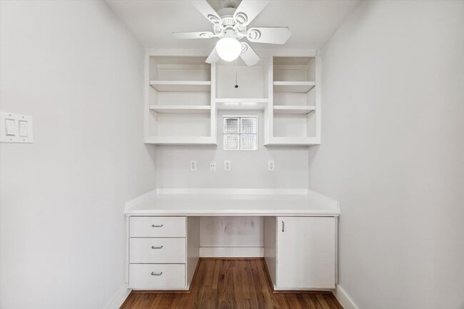 Building Photo - 9710 Riddlewood Ln