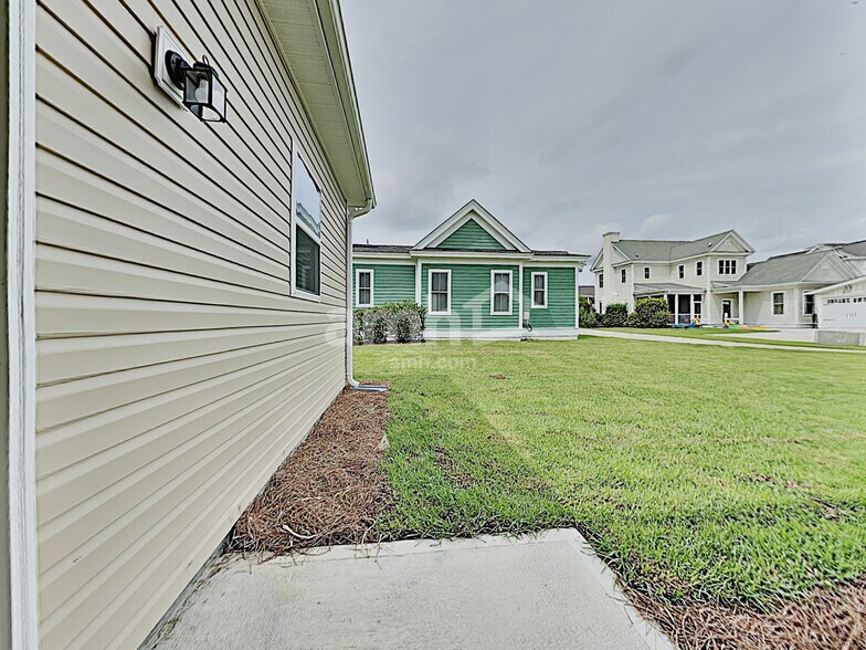 Building Photo - 105 Parkside Blvd