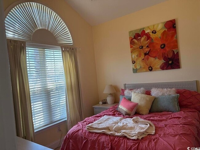 Building Photo - 991 Wrigley Dr