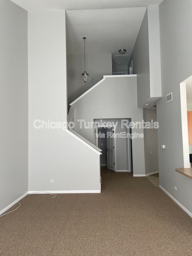 Building Photo - 527 Frieh Dr