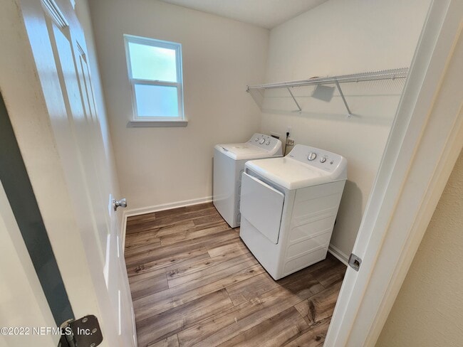 Building Photo - 3035 Lucille Ln