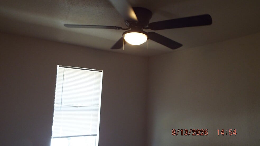Building Photo - 508 W Baetz Blvd