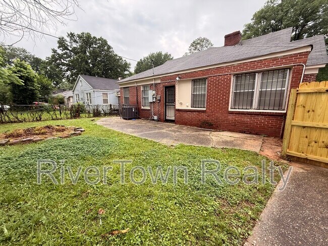 Building Photo - 1026 Stonewall St