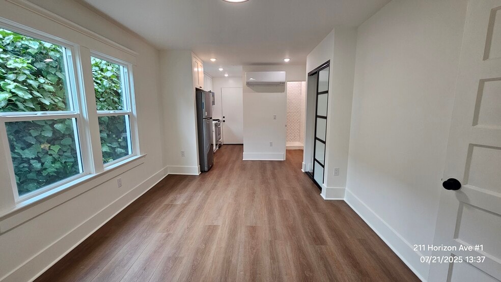 Building Photo - 211 Horizon Ave