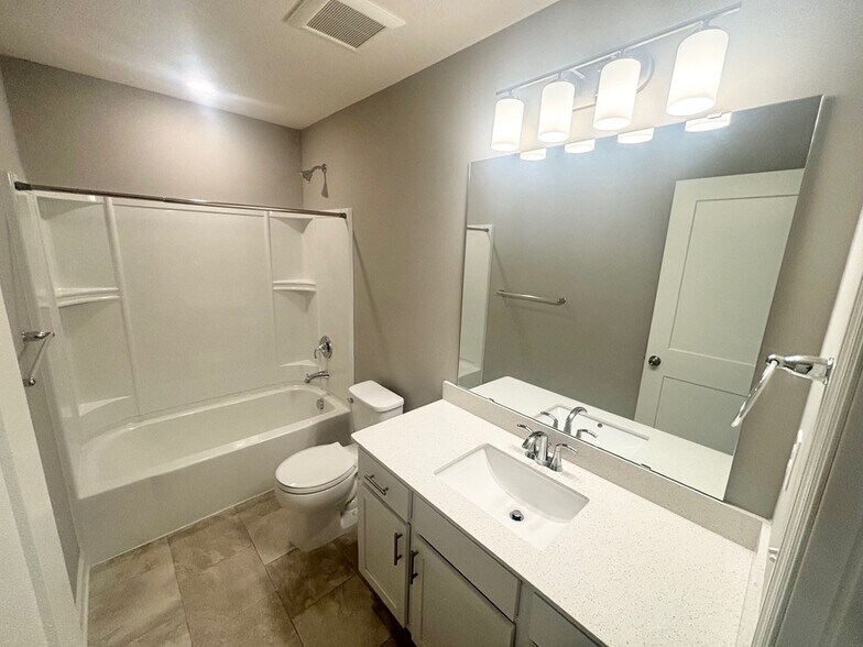 Building Photo - 14125 Aberdeen Way