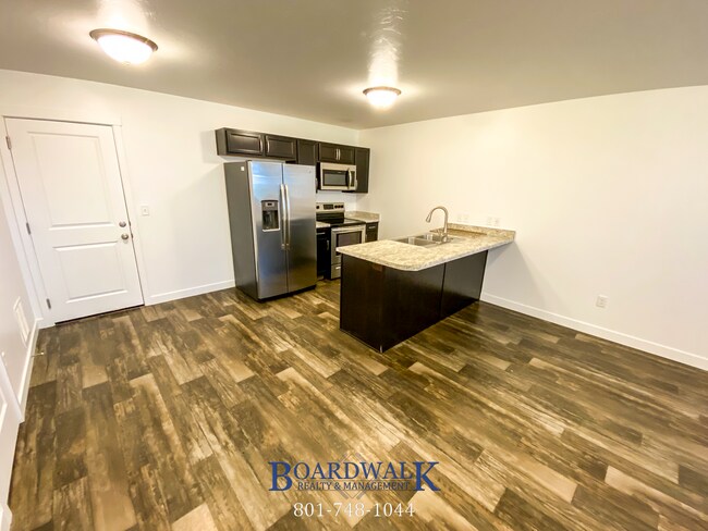 Building Photo - Beautiful 3 Bed 2 Bath Herriman Townhome!